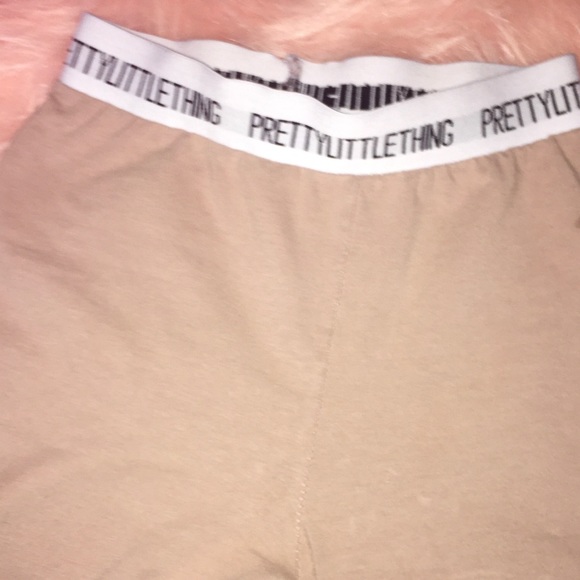 PRETTY LITTLE THING - Picture 3 of 5